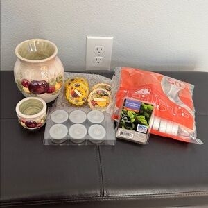 Sugar Plum Yankee Candle Tart Warmer wax melting pot. Irridescent hues.